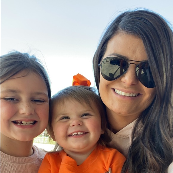 Meet your Posher, Brooke - Picture 1 of 1